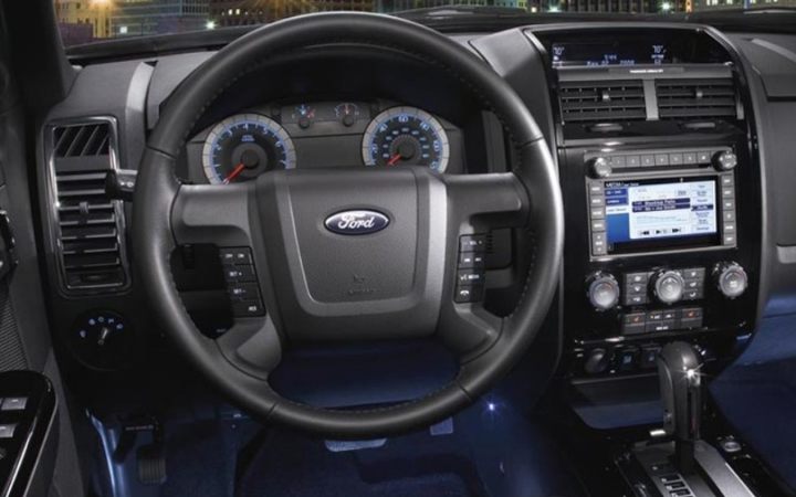 2012-ford-escape-limited-dashboard